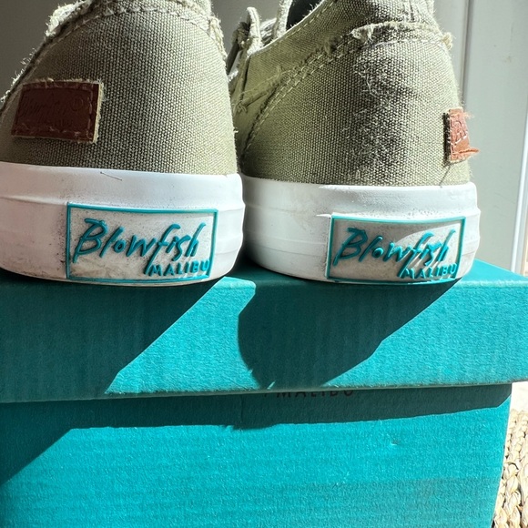 Blowfish khaki green flats - Picture 5 of 7